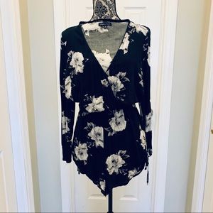 Cute Kendall & Kylie Black and White Floral Romper